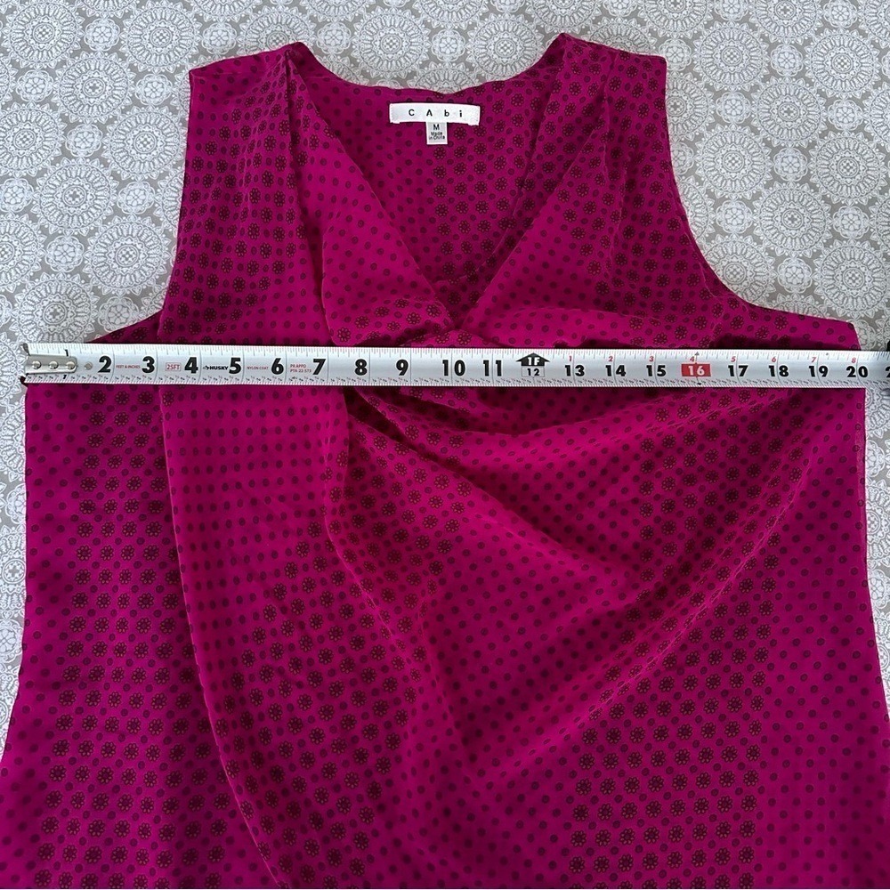 Cabi Sleeveless Top Daisy Print Draped Neckline Purple size Medium - Picture 5 of 7